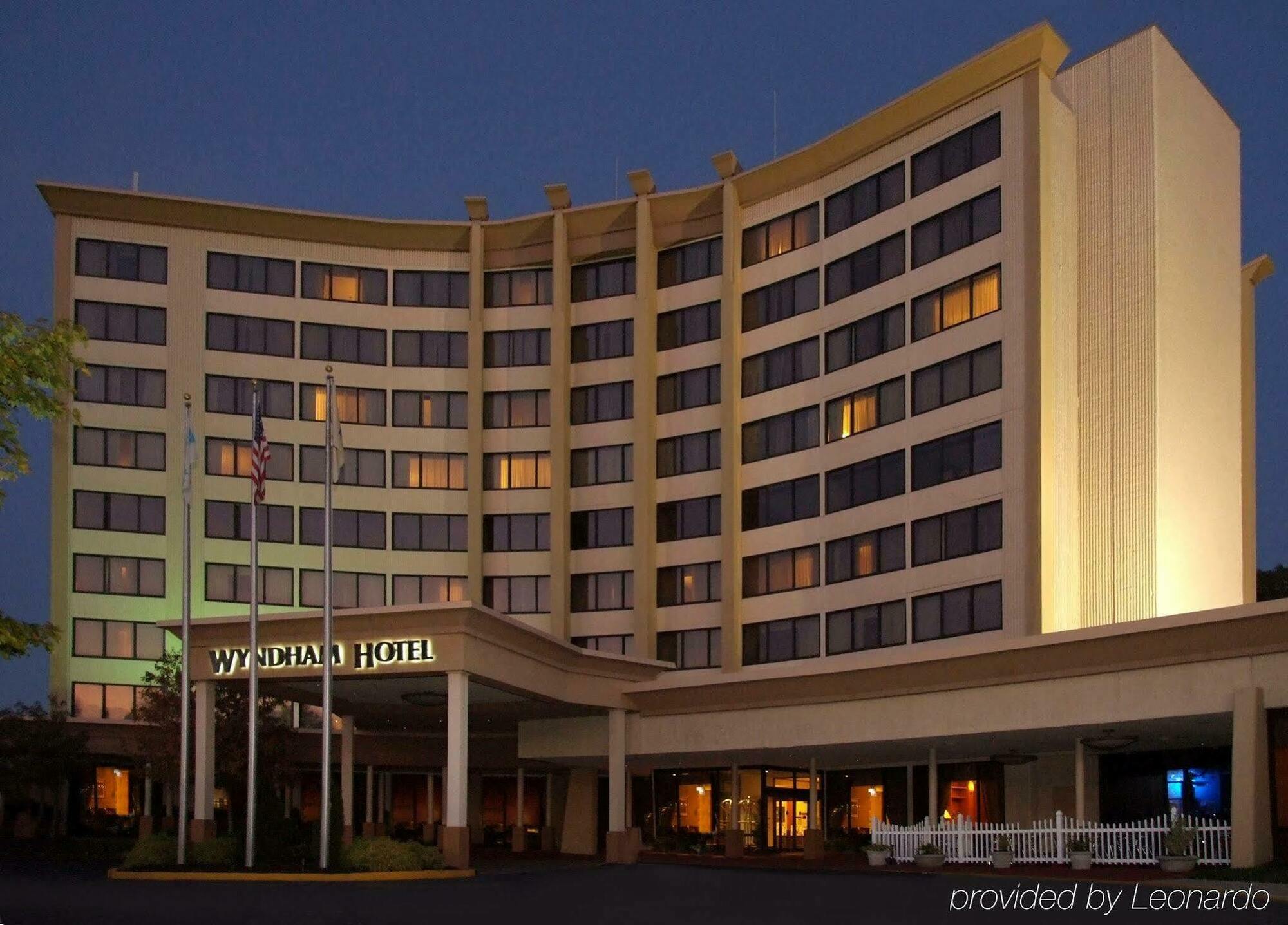 Clarion Hotel & Suites ماونت لوريل المظهر الخارجي الصورة